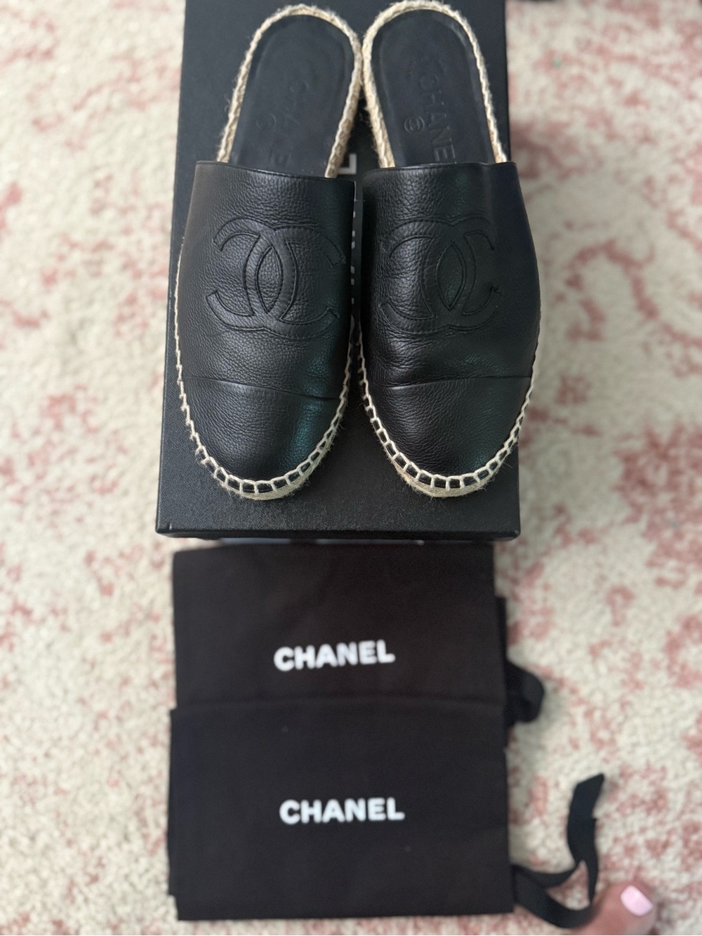CHANEL Black Leather Espadrille Slides with Natural Rope Trim